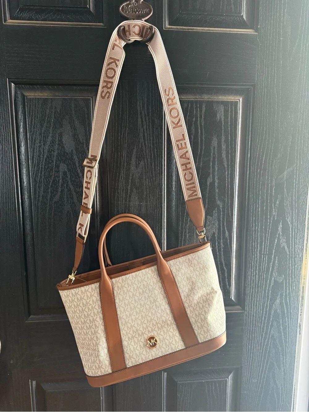 MICHAEL KORS NWT LUISA MEDIUM SIGNATURE LOGO SATCHEL Style #30R4G99S2V